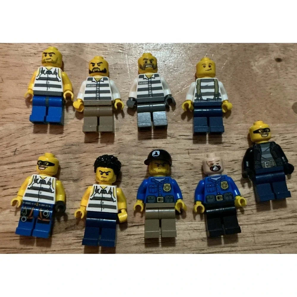 LEGO Lot 9Minifigure Police And Jail Prisoners City